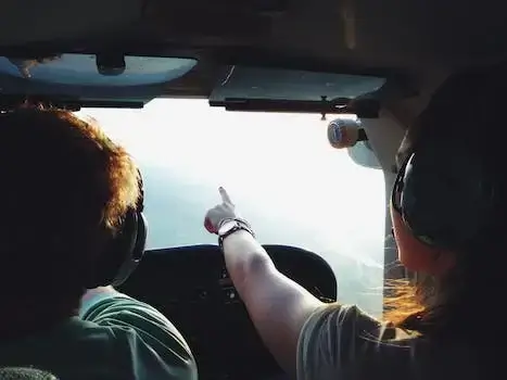 Was Ihre Content-Strategie mit Fliegen gemeinsam hat 13 Content-Strategie hat viel mit dem Fliegen gemeinsam durch die unterschiedlichen Teile und Prozesse.